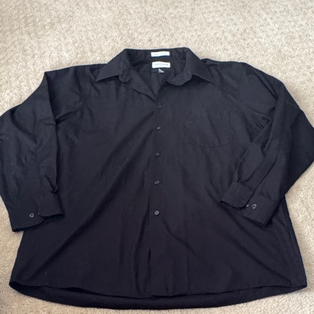 Van Heusen Men's Dark Button Down Shirt